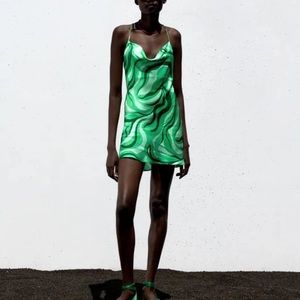 green zara dress 🧑‍🎤🐸🌿